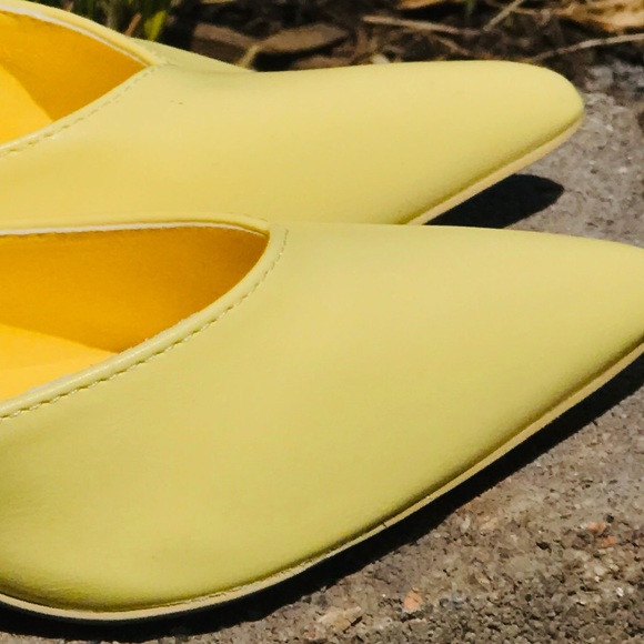Pastel yellow pointy toe pumps - Picture 4 of 7